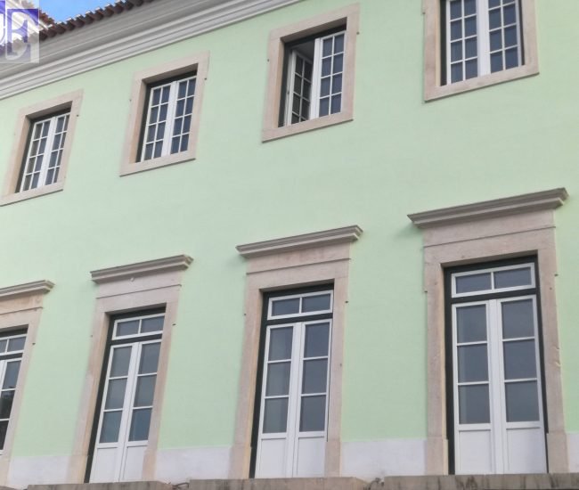 PVC Branco com Aro Verde - Hotel República - Tomar